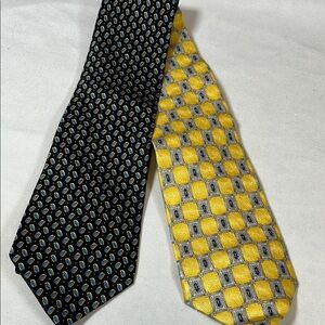 Roundtree & Yorke 2-Tie Bundle Classic Black & Golden Yellow Silk Set